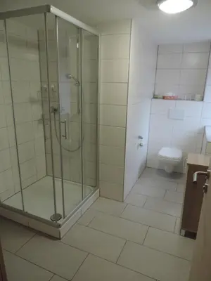Ein Badezimmer in der Unterkunft Pension am Kirchberg