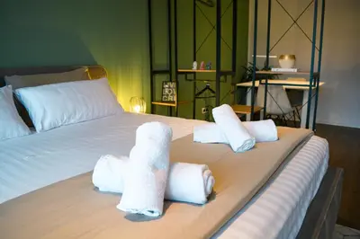 Ein Bett oder Betten in einem Zimmer der Unterkunft Cosy 4 room apartment - free parking - balcony - workspace