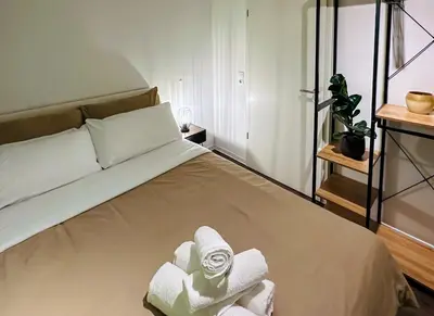 Ein Bett oder Betten in einem Zimmer der Unterkunft Cosy 4 room apartment - free parking - balcony - workspace