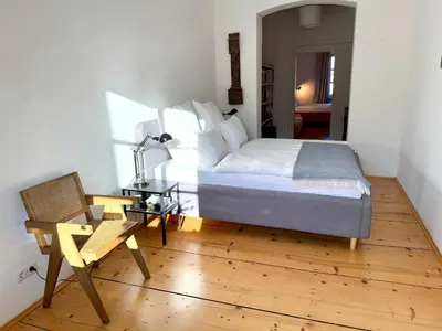 Ein Bett oder Betten in einem Zimmer der Unterkunft New furnished, exclusive large flat in City Center, 30min to Airport