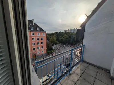 Ein Balkon oder eine Terrasse in der Unterkunft Munich Large Apartment 145 qm and 5 Bedrooms with Roof Terrace in centrally located 1 to 14 Guests