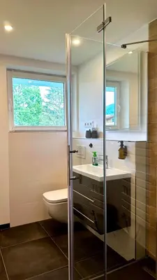 Ein Badezimmer in der Unterkunft Weissach Apartments