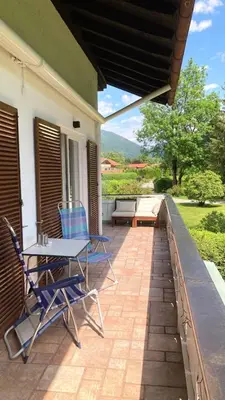 Ein allgemeiner Bergblick oder ein Berglick von der Ferienwohnung aus