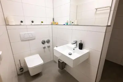 Ein Badezimmer in der Unterkunft Munich Large Apartment 110 qm, 3 Bedrooms and very Central 1-12 Guests