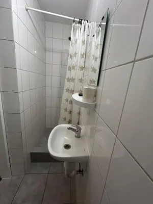 Ein Badezimmer in der Unterkunft 2-Rent Group Hostel Apartments SEN14