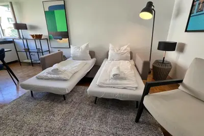 Ein Bett oder Betten in einem Zimmer der Unterkunft 2 BR- New, cozy apartment for 5 people