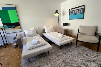 Ein Sitzbereich in der Unterkunft 2 BR- New, cozy apartment for 5 people