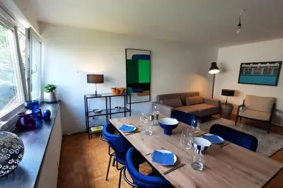 Ein Sitzbereich in der Unterkunft 2 BR- New, cozy apartment for 5 people