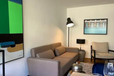 Ein Sitzbereich in der Unterkunft 2 BR- New, cozy apartment for 5 people