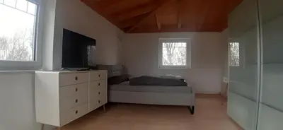 TV/Unterhaltungsangebot in der Unterkunft 3-Zimmer Ferienwohnung für 6-8 Personen nahe München, Fürstenfeldbruck, Augsburg, Landsberg, Ammersee