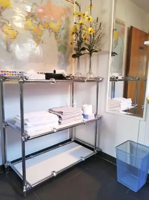 Grundriss der Unterkunft Modern eingerichtetes Zimmer
