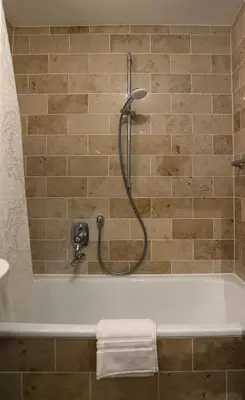 Ein Badezimmer in der Unterkunft 10 min subway U-Bahn to Marienplatz 130 m2 - 4BR - 2Bath