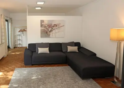 Ein Sitzbereich in der Unterkunft 10 min subway U-Bahn to Marienplatz 130 m2 - 4BR - 2Bath