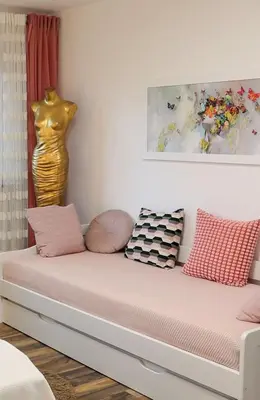 Ein Sitzbereich in der Unterkunft 10 min subway U-Bahn to Marienplatz 130 m2 - 4BR - 2Bath