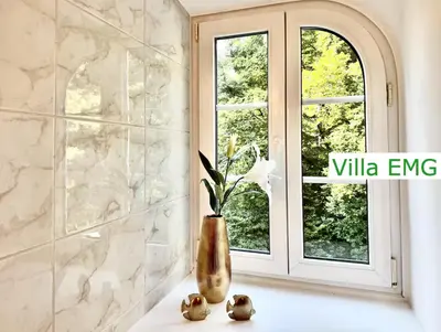 Grundriss der Unterkunft Luxus Ferienhaus Villa EMG München in Moosburg mit Pool, SPA, Kamin, Wald, See für Familien Gruppen bis 24 Personen