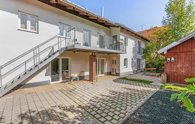 Das Gebäude in dem sich die Ferienwohnung befindet