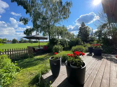 Ein Garten an der Unterkunft Charmantes Ferienhaus Luise im Allgäu