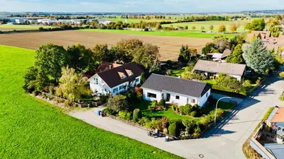 Das Gebäude in dem sich das Ferienhaus befindet