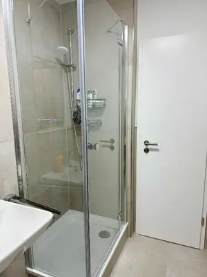 Ein Badezimmer in der Unterkunft EMMA Gardencity Basement Flat
