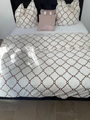 Ein Bett oder Betten in einem Zimmer der Unterkunft 2 Zim helles KG Apartment