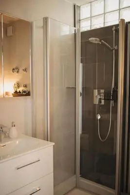 Ein Badezimmer in der Unterkunft Ferienwohnung am Bichl - Stilvoll mit Terrasse, Carport und Gästekarte