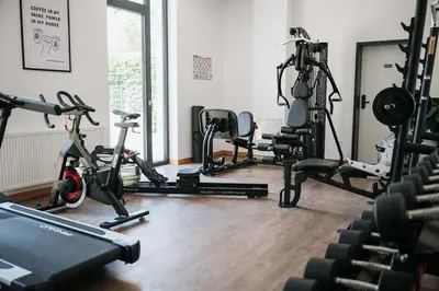 Das Fitnesscenter und/oder die Fitnesseinrichtungen in der Unterkunft Coffee Fellows Hotel München-Freiham