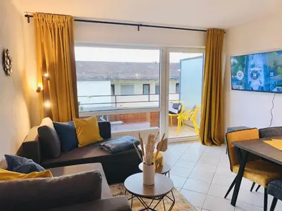 TV/Unterhaltungsangebot in der Unterkunft Belisima Apartments I Ferienwohnung Rimsting - Krautinsel I Chiemsee I Modern mit Seeblick I 2 Balkone I 2 Schalfzimmer I Waschmaschine I Parkplatz I Nähe Bäcker