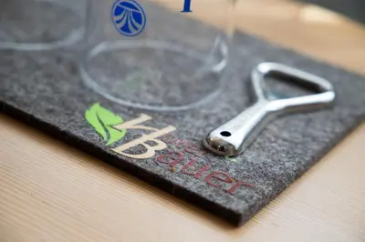 Ein Zertifikat, Auszeichnung, Logo oder anderes Dokument, das in der Unterkunft Hotel Bauer garni ausgestellt ist