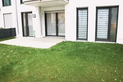 Ein Garten an der Unterkunft Wohnung mit Garten in Neusäß
