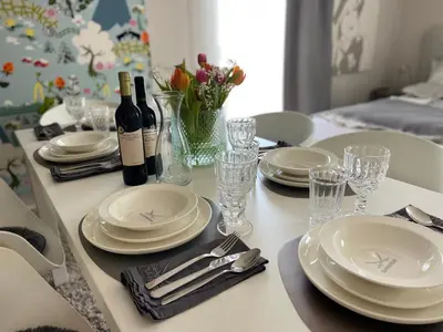 Grundriss der Unterkunft Architect-Apartments 80qm 3 Schlafzimmer, integrierter Küche und Bad, 2min von A8, Garten mit Sitzgruppe, ruhig und modern