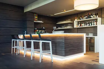 Lounge oder Bar in der Unterkunft harry's home München hotel & apartments