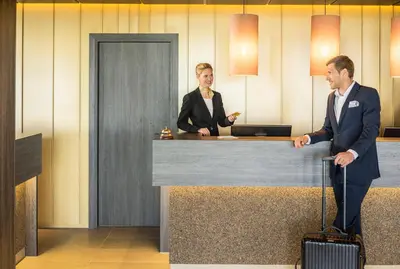 Mitarbeiter der Unterkunft MYHOTEL München Olching