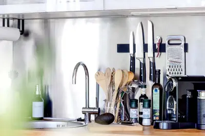 Küche/Küchenzeile in der Unterkunft Blueberry Living - Wohlfühl-Apartment Starnberger See, Design, Sport & Natur