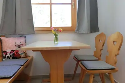 Ein Sitzbereich in der Unterkunft Bett & Berge - Ferienwohnung in den Schlierseer Bergen