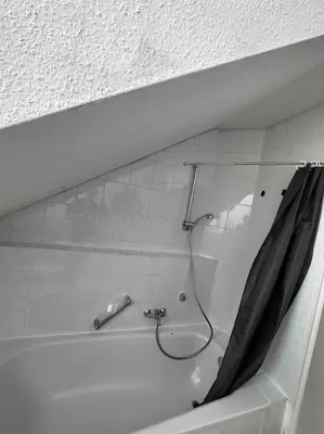 Ein Badezimmer in der Unterkunft Traumhafte Wohnung direkt am See, S-Bahn nähe