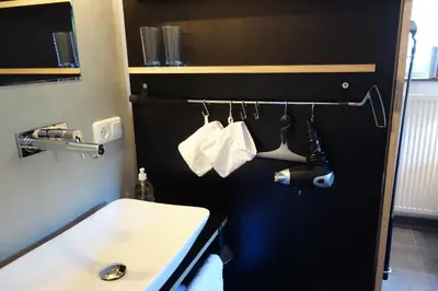 Ein Badezimmer in der Unterkunft Chiemgau-ROOM, helles Souterrain, eigene Terrasse