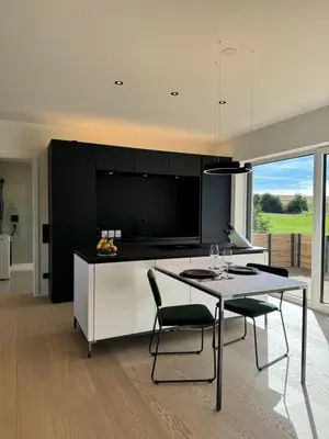 Küche/Küchenzeile in der Unterkunft Neues Repräsentatives Designer Loft im Herzen Bayerns