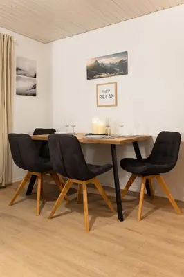Ein Sitzbereich in der Unterkunft Ferienwohnung Alpenglück