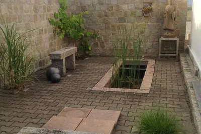 Ein Garten an der Unterkunft Stilvolles Apartment bei Augsburg
