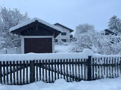 Haus KaiserInn - komfortable Wohnung 82 qm TOP ausgestattet, 2 Schlafzimmer mit Balkon und Bergblick im Winter