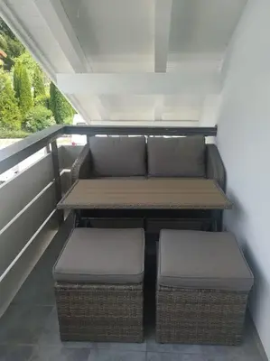 Ein Sitzbereich in der Unterkunft Geräumiges Atelier mit Flair und Bergblick