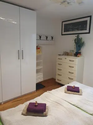 Ein Bett oder Betten in einem Zimmer der Unterkunft Ferienwohnung Apartment modern, bis 4 Personen, Altstadt fußläufig