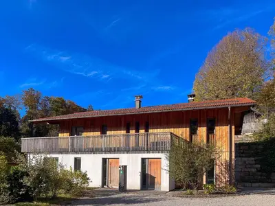 Das Gebäude in dem sich die Ferienwohnung befindet
