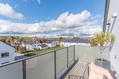 Ein Balkon oder eine Terrasse in der Unterkunft Modernes Apartment in Langenbach bei München, nahe Flughafen München