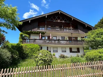 Das Gebäude in dem sich die Ferienwohnung befindet
