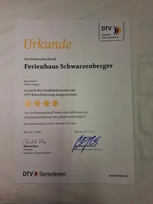 Ein Zertifikat, Auszeichnung, Logo oder anderes Dokument, das in der Unterkunft Ferienwohnung Schwarzenberger ausgestellt ist