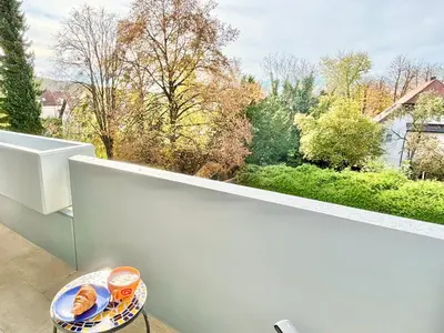 Ein Balkon oder eine Terrasse in der Unterkunft Snug Stays 5 - Design Apartment mit Sonnenbalkon, ruhig, zentral
