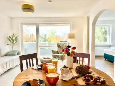 Ein Sitzbereich in der Unterkunft Snug Stays 5 - Design Apartment mit Sonnenbalkon, ruhig, zentral