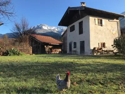 Ein allgemeiner Bergblick oder ein Berglick von des Ferienhauses aus