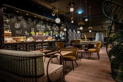 Lounge oder Bar in der Unterkunft Motel One München Hauptbahnhof
